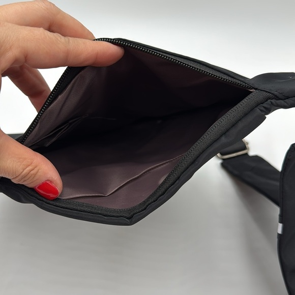 Brand New Lpnd Black Sling Crossbody Bag with Reflective Strap - Picture 4 of 11